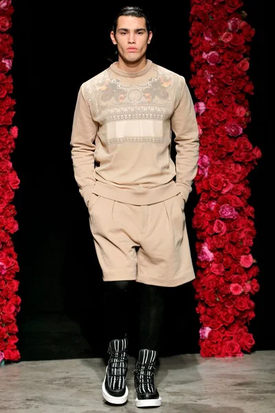 Look 33